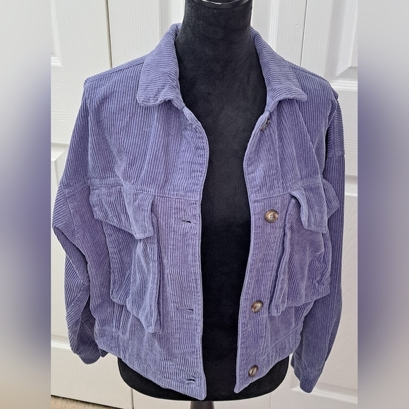 Corduroy Jacket With Large Flap Pockets   Size S - Picture 6 of 8